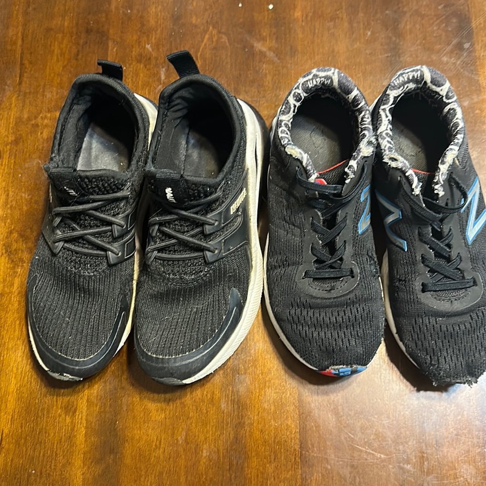 👗👗👗 2 pairs of kids slip on shoes 👗👗👗